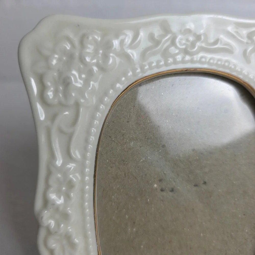 Vintage Cream Ceramic Floral Embossed Oval Picture Frame Gold Trim Tabletop